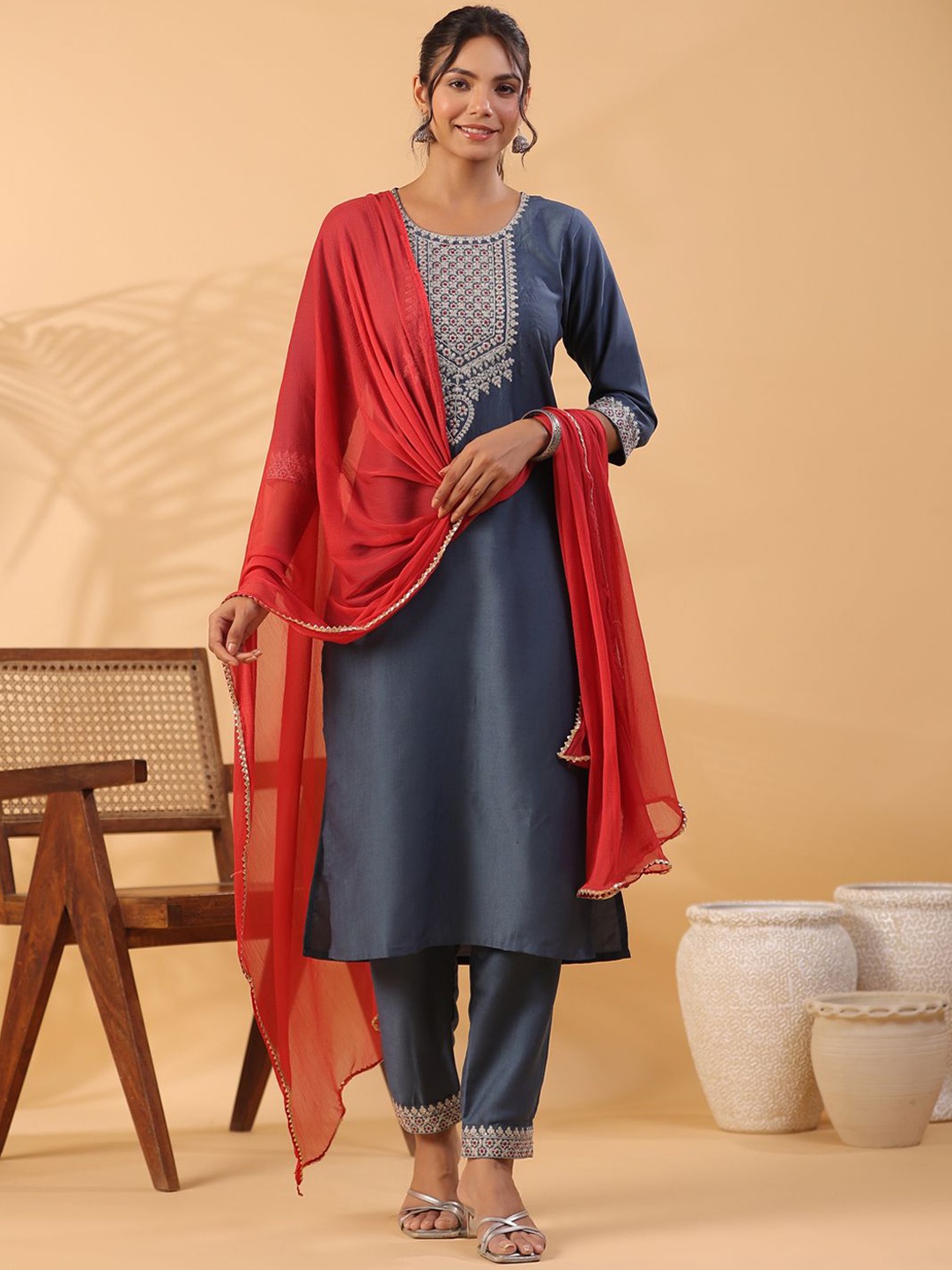 

AURIELLA Ethnic Motifs Embroidered Straight Kurta With Trousers & Dupatta, Grey