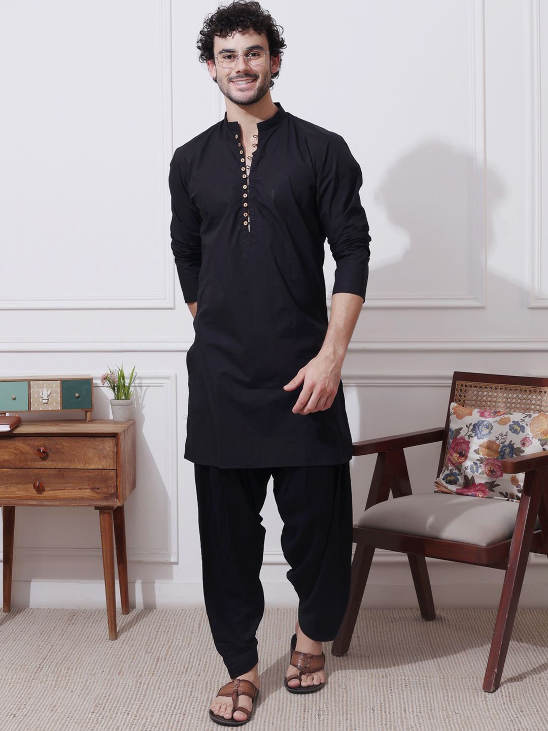 

MIDAV Mandarin Collar Cotton Straight Kurta, Black