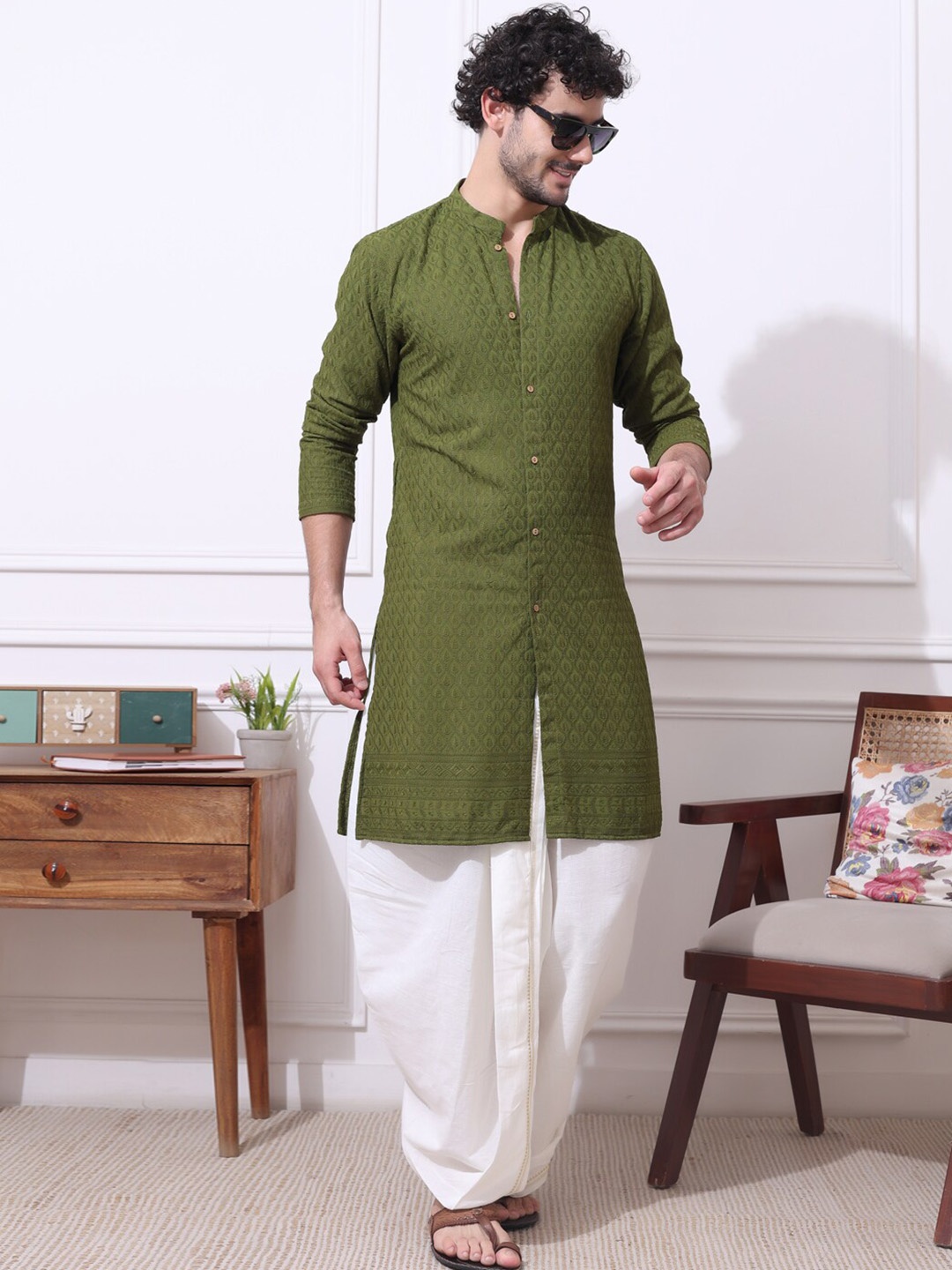 

MIDAV Floral Embroidered Mandarin Collar Straight Cotton Kurta, Green