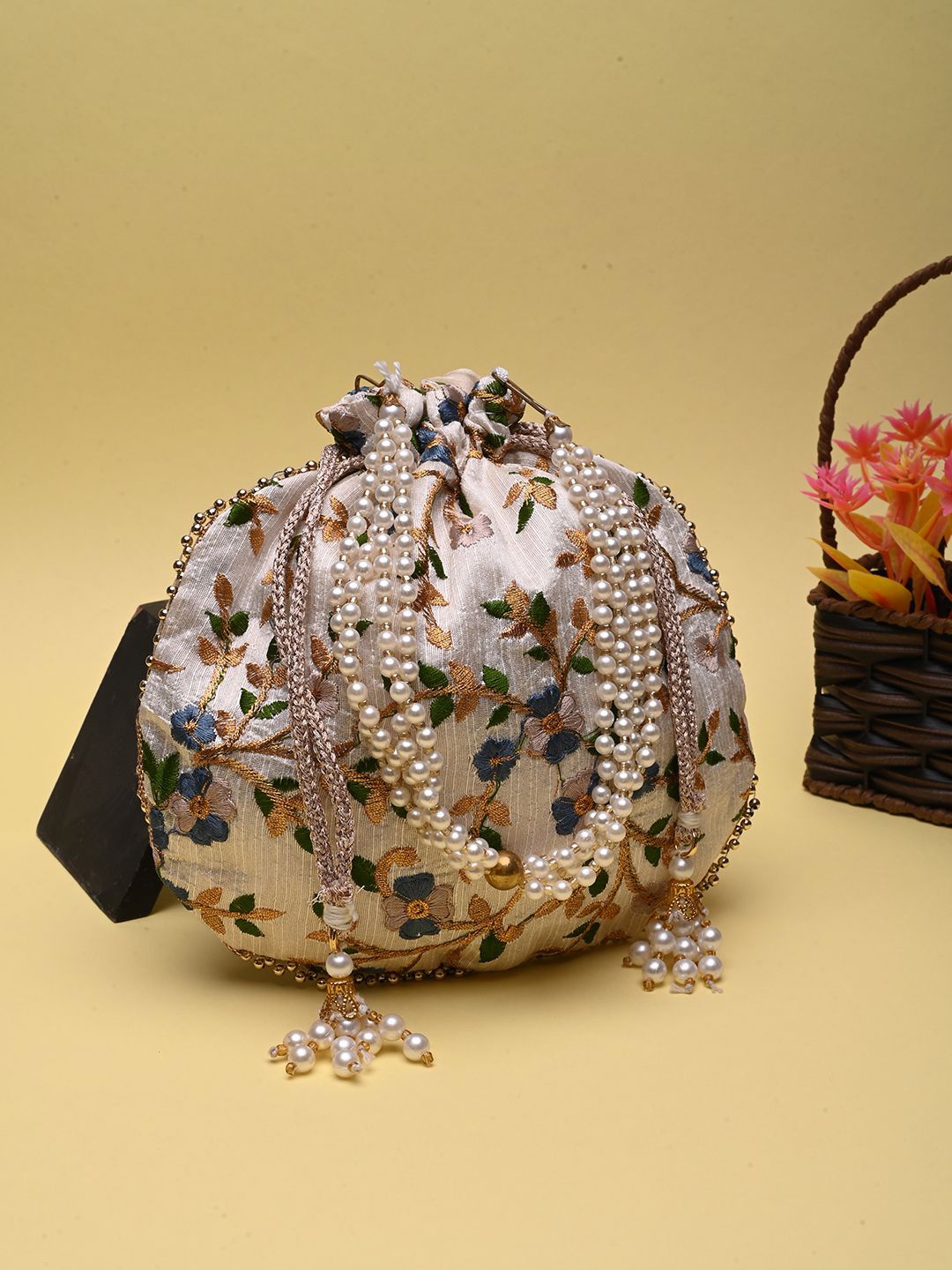 

DRASTR Embroidered Potli Clutch, White