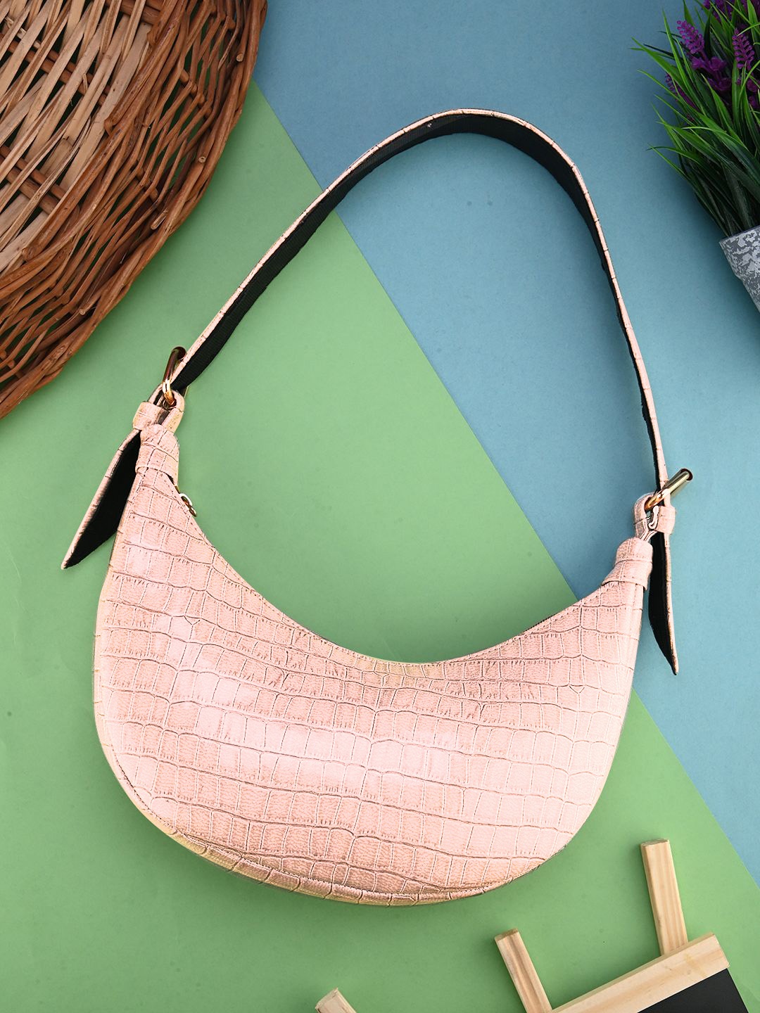 

DRASTR Textured Structured Hobo Bag, Pink