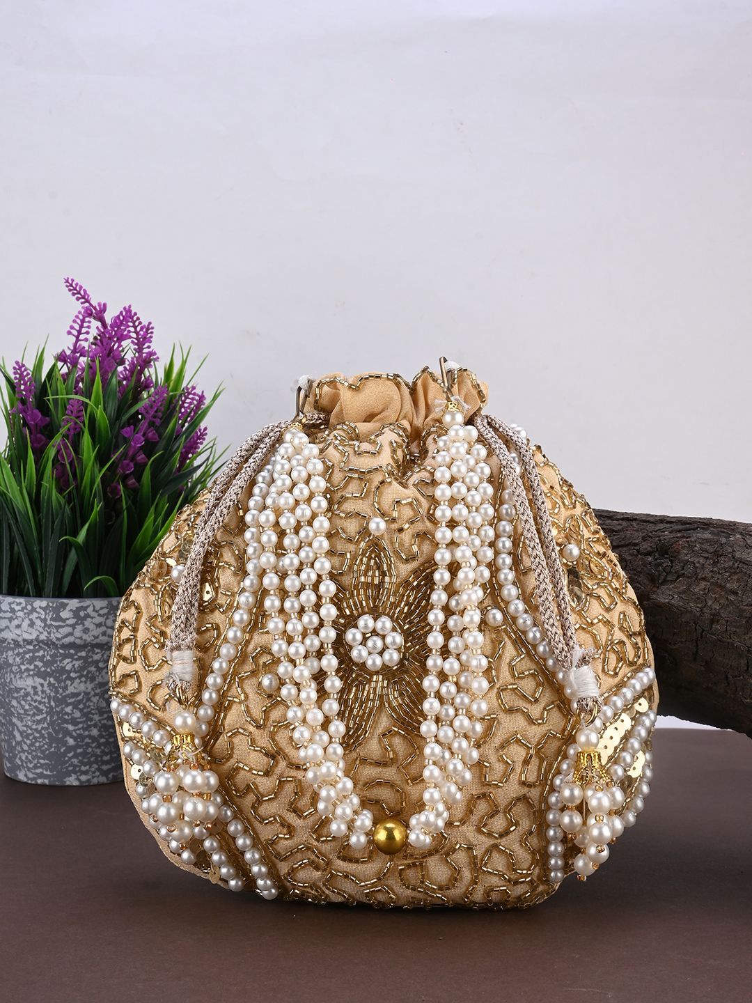 

DRASTR Embellished Potli Clutch, Gold