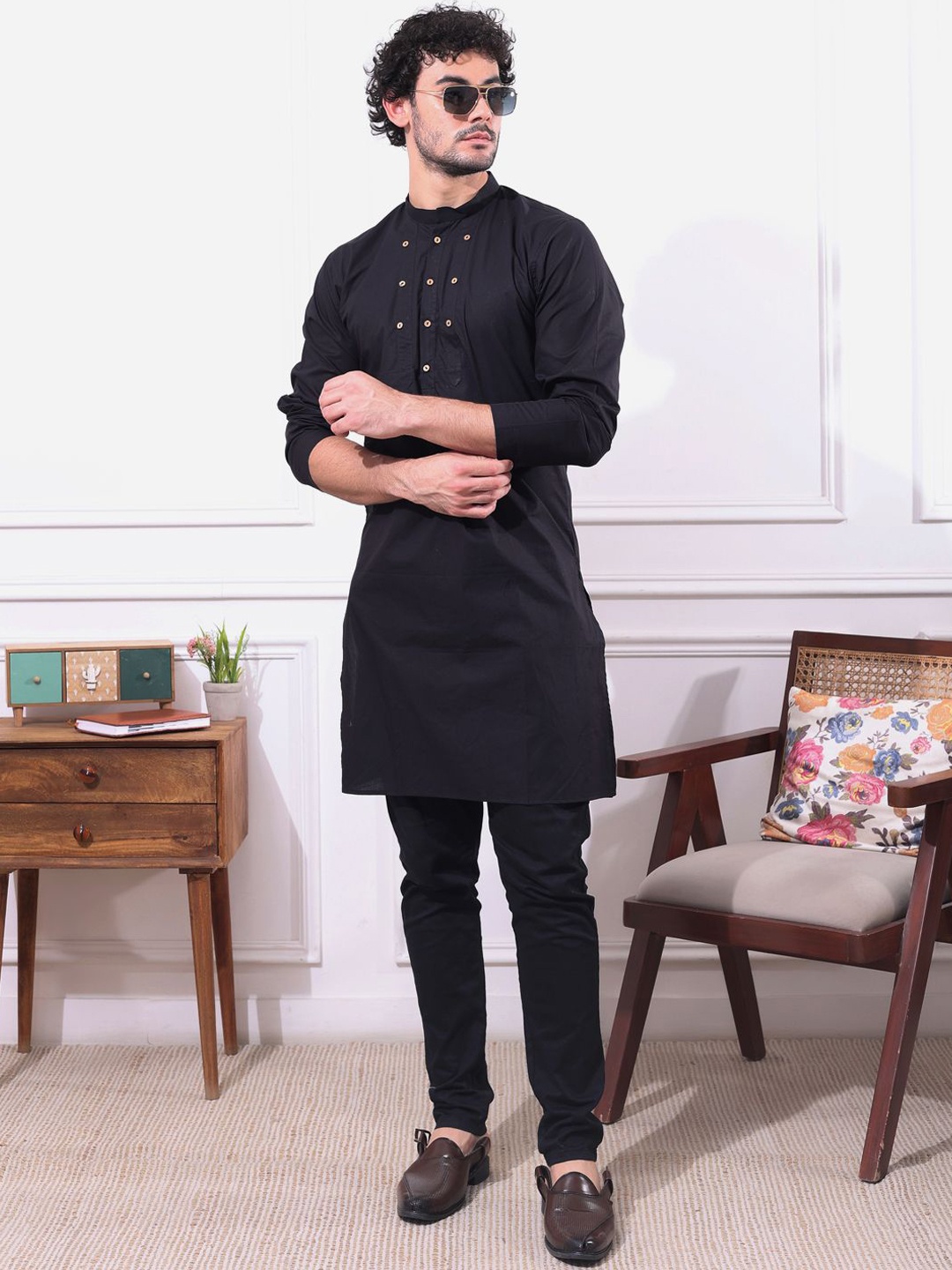 

MIDAV Mandarin Collar Straight Cotton Kurta, Black