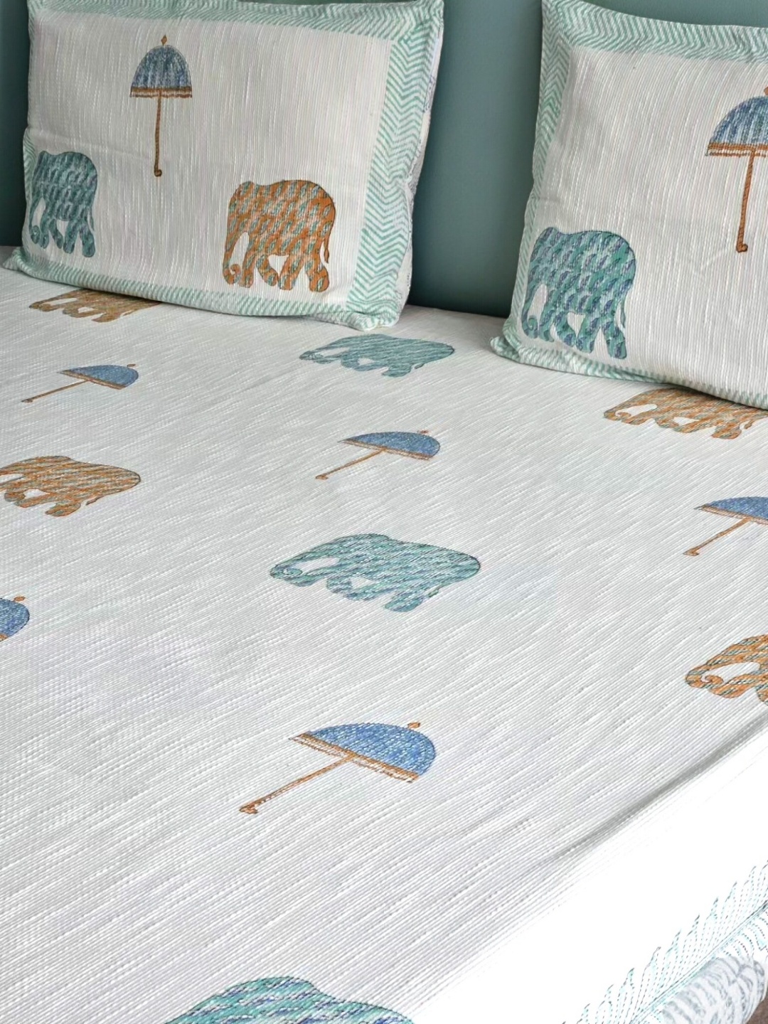 

Feels Like Home White Printed Pure Cotton King Bed Cover With 2 Pillow Covers