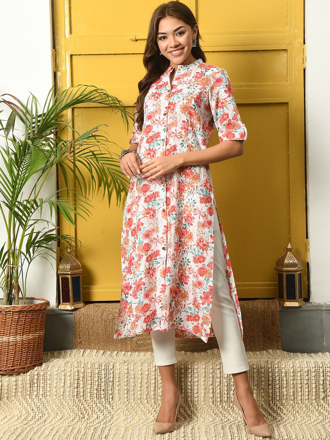 

KALINI Floral Printed Regular Kurta with Pyjamas, White