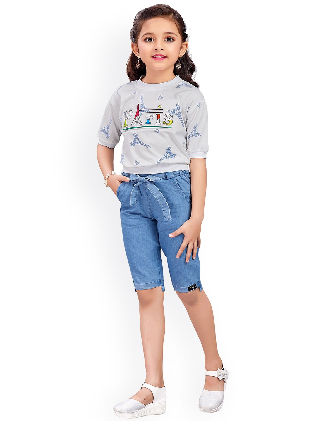 

Wish Karo Girls Mid-Rise Cotton Knee Length Capris, Blue