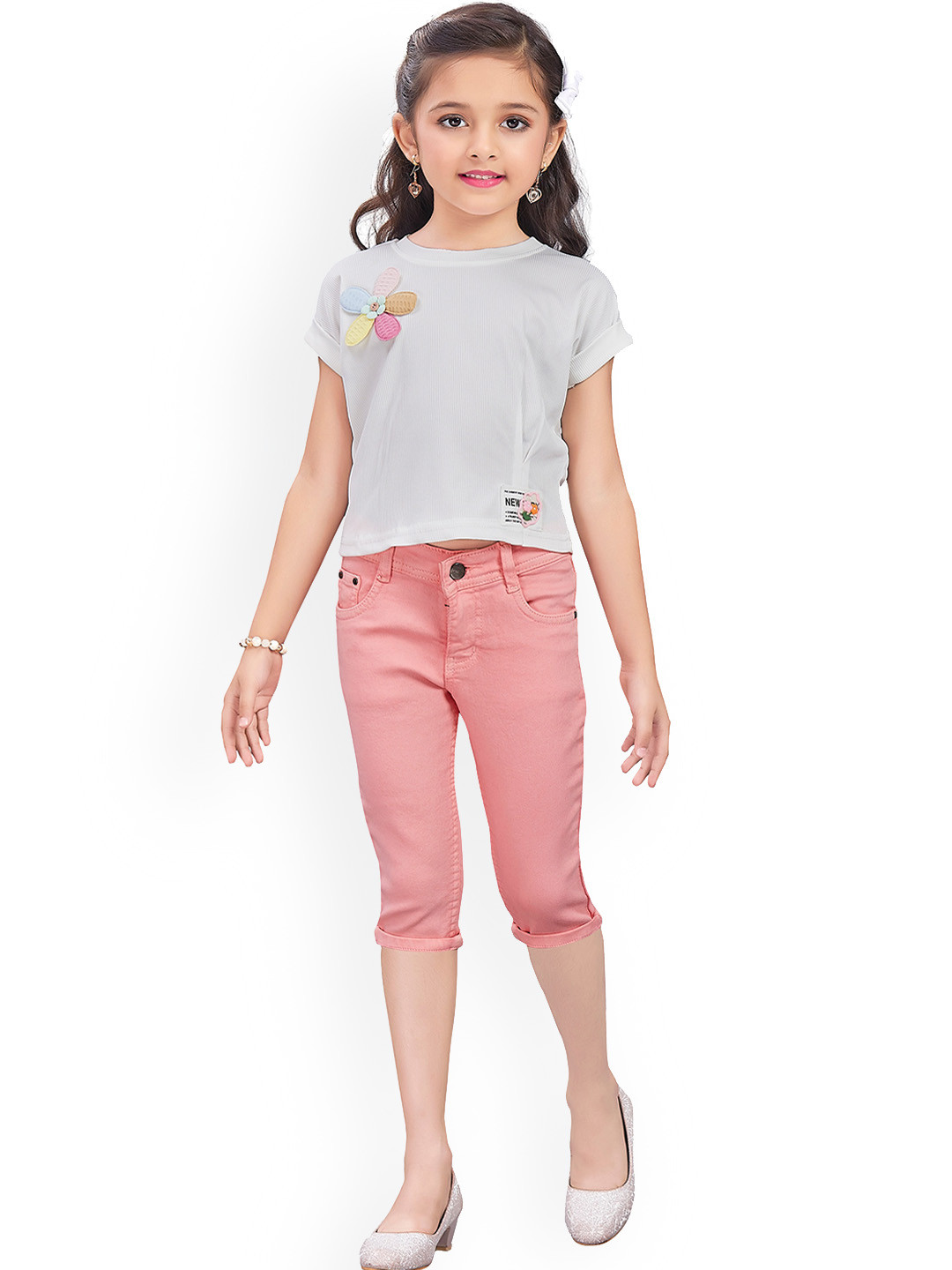 

Wish Karo Girls Mid-Rise Cotton Knee Length Capris, Peach