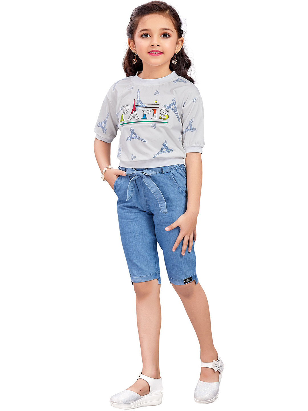 

Wish Karo Girls Mid-Rise Cotton Knee Length Capris, Blue