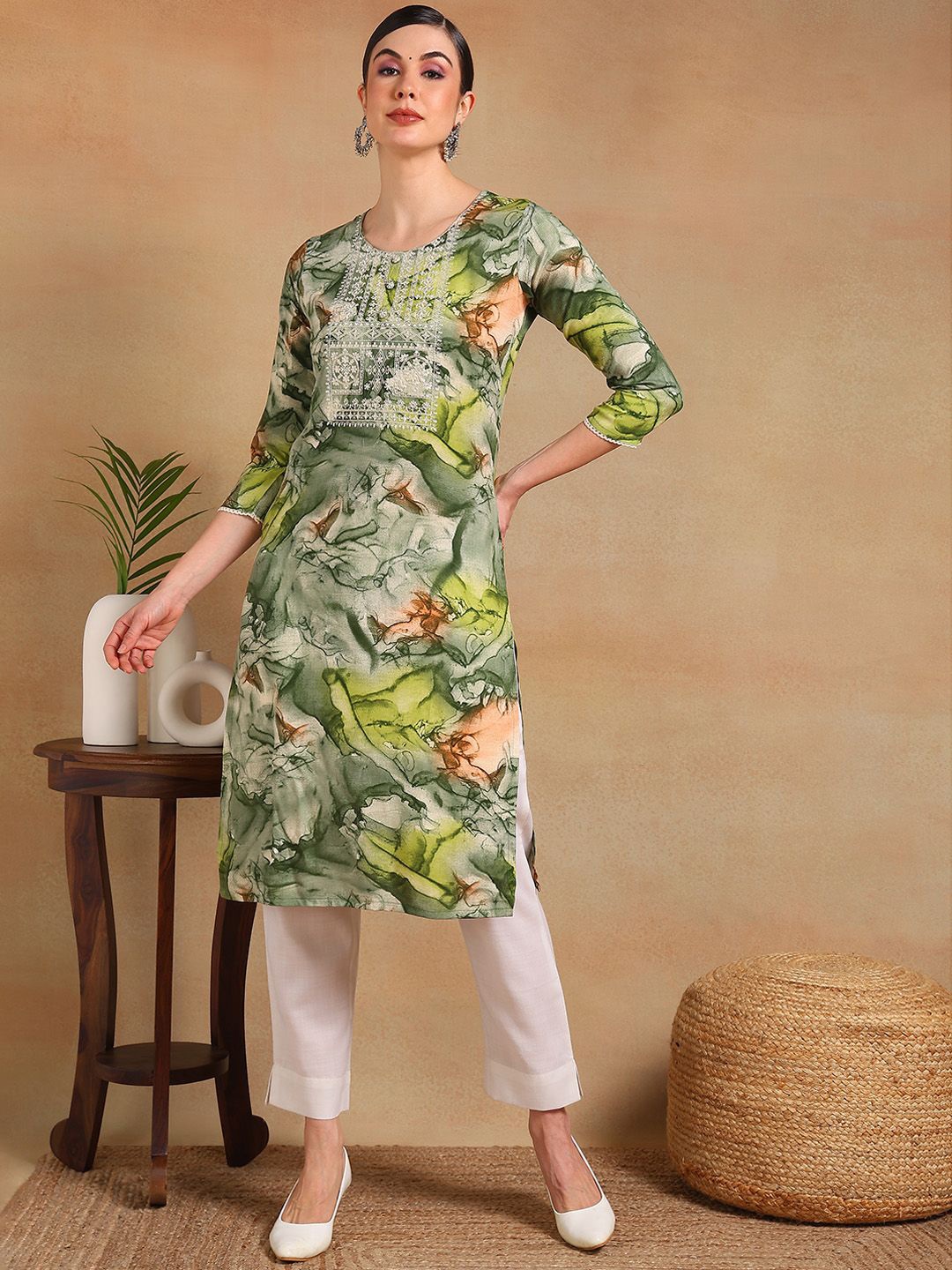 

KALINI Floral Printed Sequinned Embroidered Straight Kurta, Green