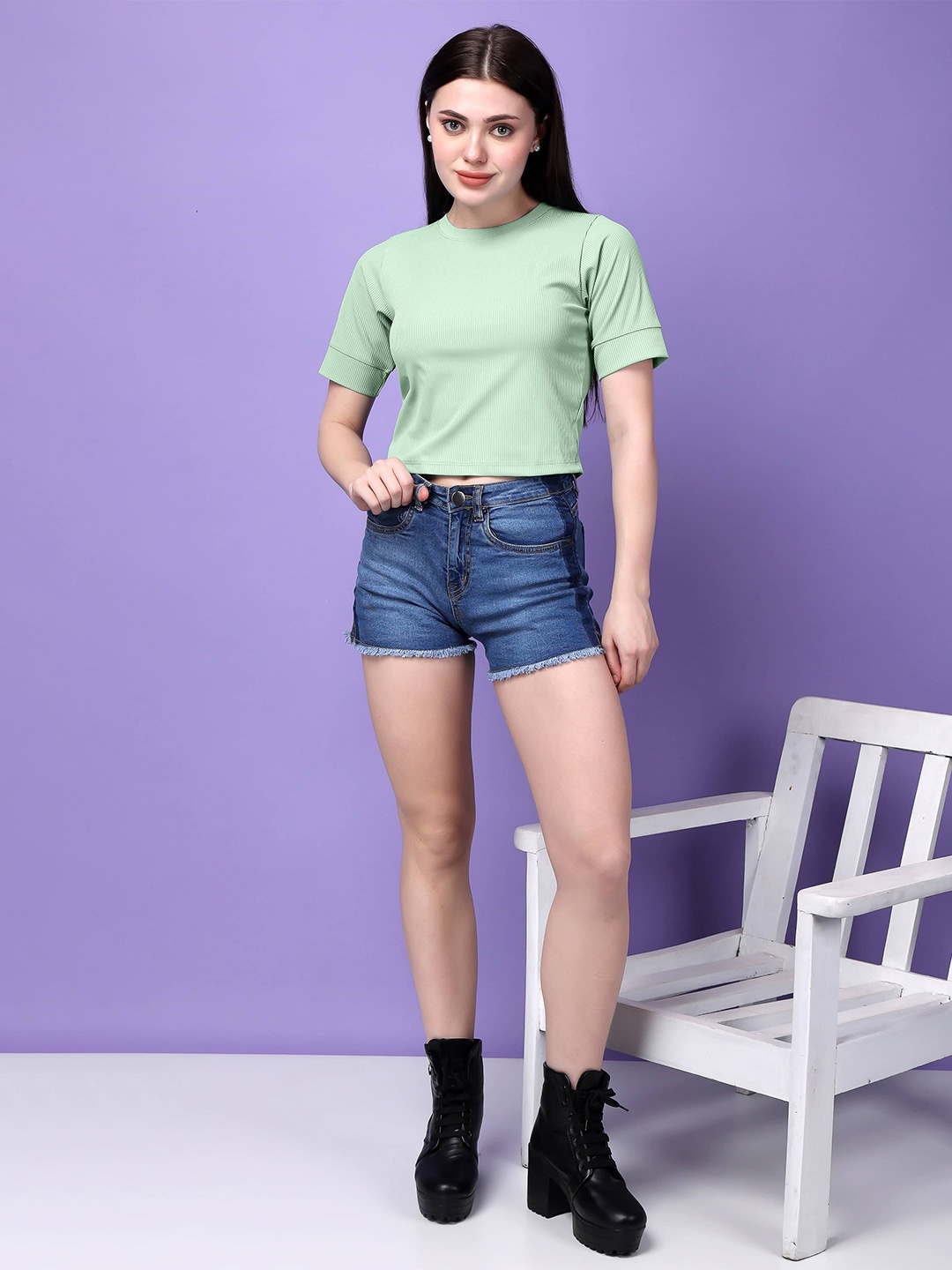 

Bitterlime Round Neck Solid Cotton Crop Top, Green