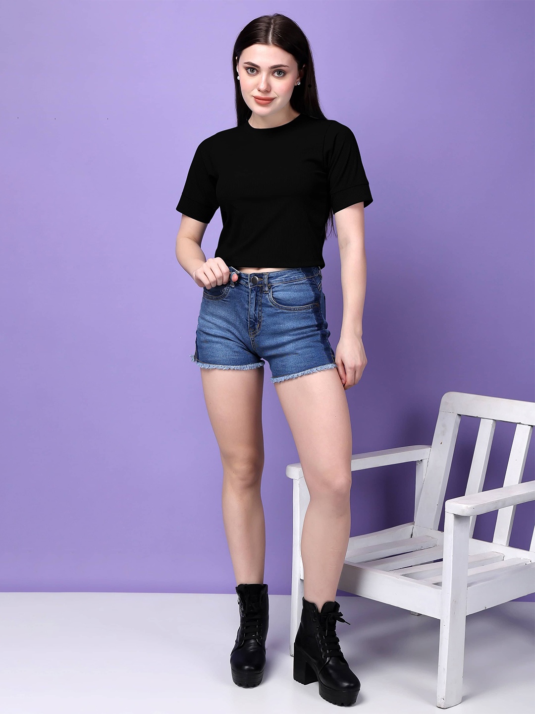 

Bitterlime Round Neck Solid Cotton Crop Top, Black