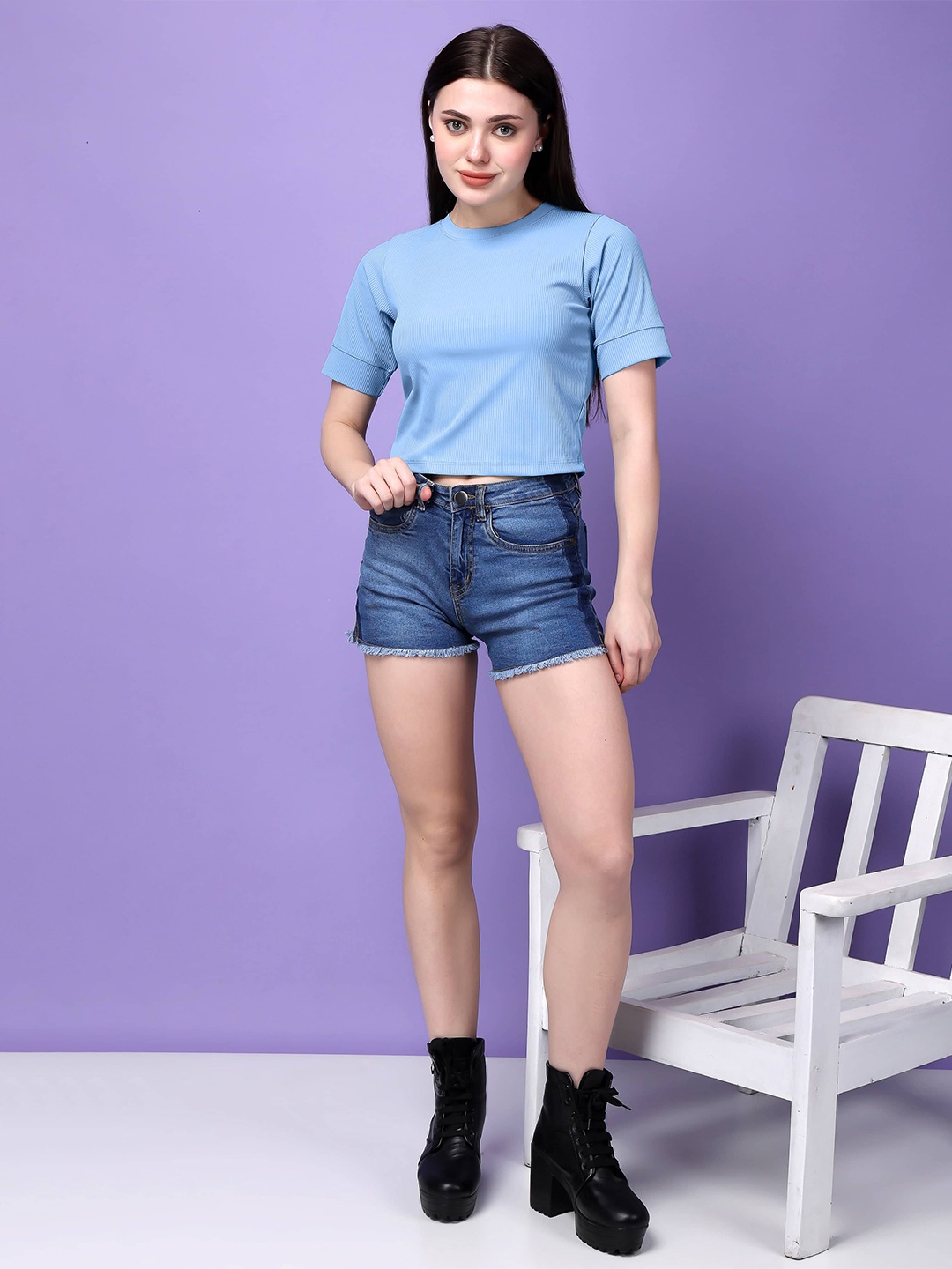 

Bitterlime Round Neck Solid Cotton Crop Top, Blue