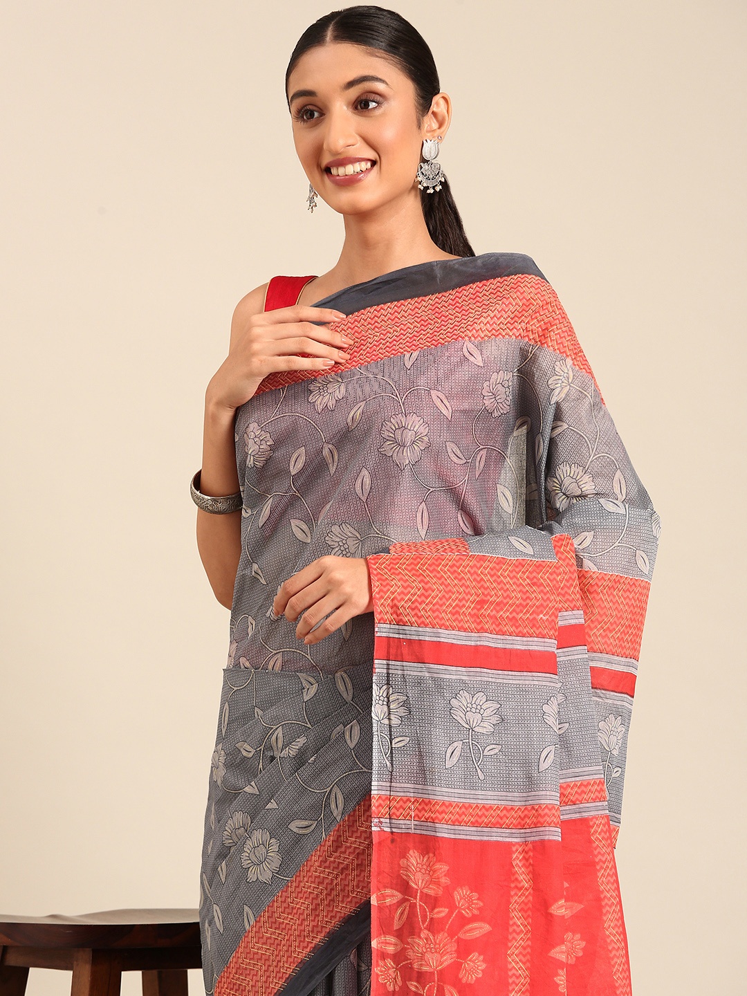 

SHANVIKA Floral Printed Pure Cotton Saree, Grey