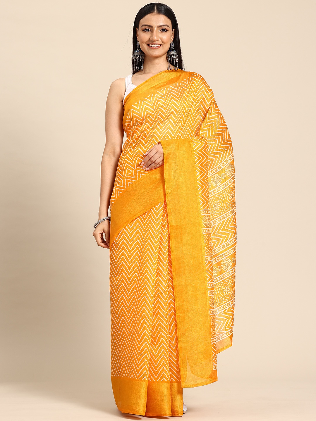 

HERE&NOW Leheriya Printed Zari Saree, Yellow