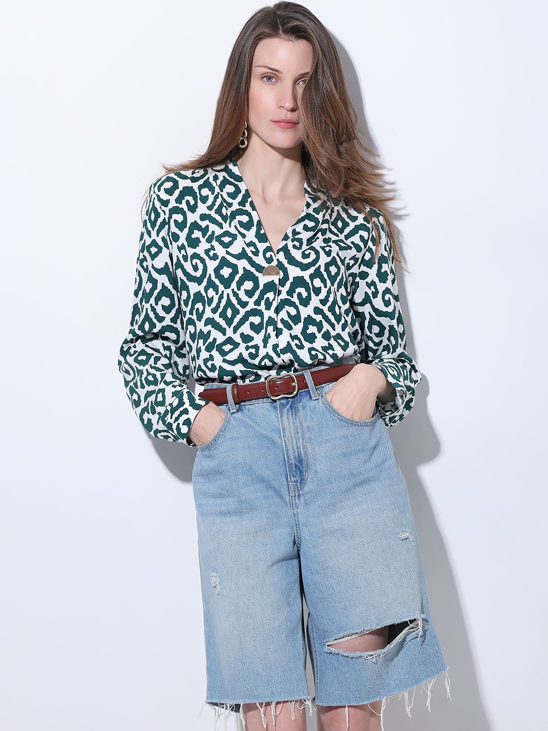 

Vero Moda Ethnic Print Cuffed Sleeves V-Neck Top, Blue