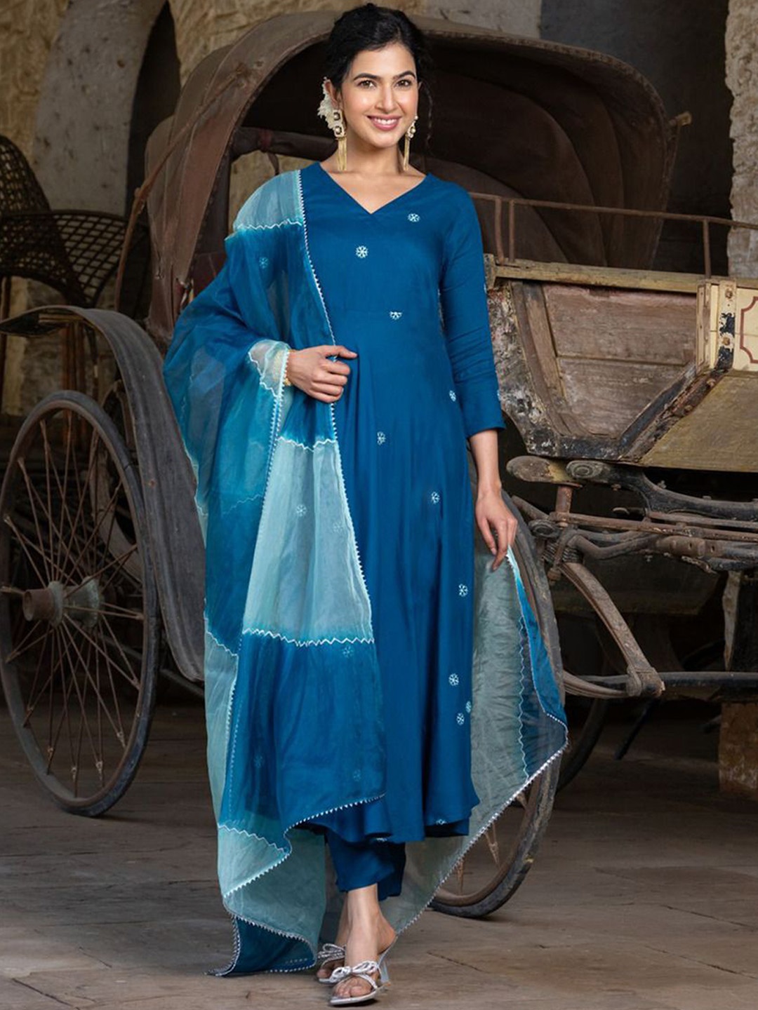 

Anni Designer Floral Embroidered Regular Anarkali Kurta With Trousers & Dupatta, Blue