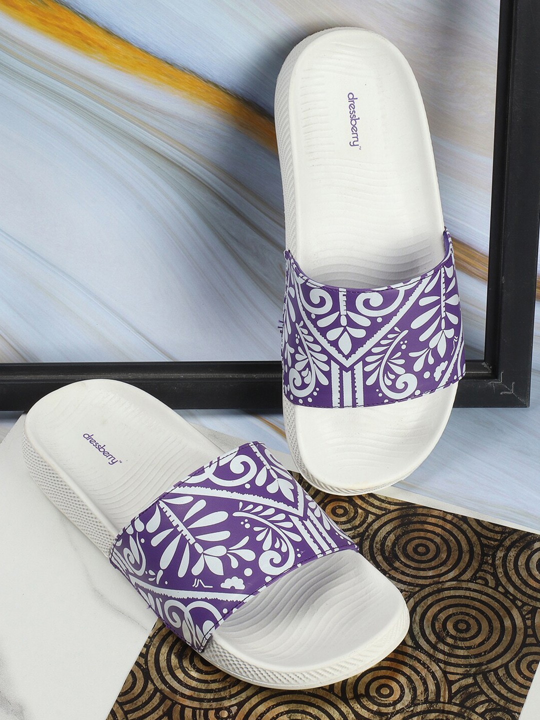 

DressBerry Women Purple Printed Sliders
