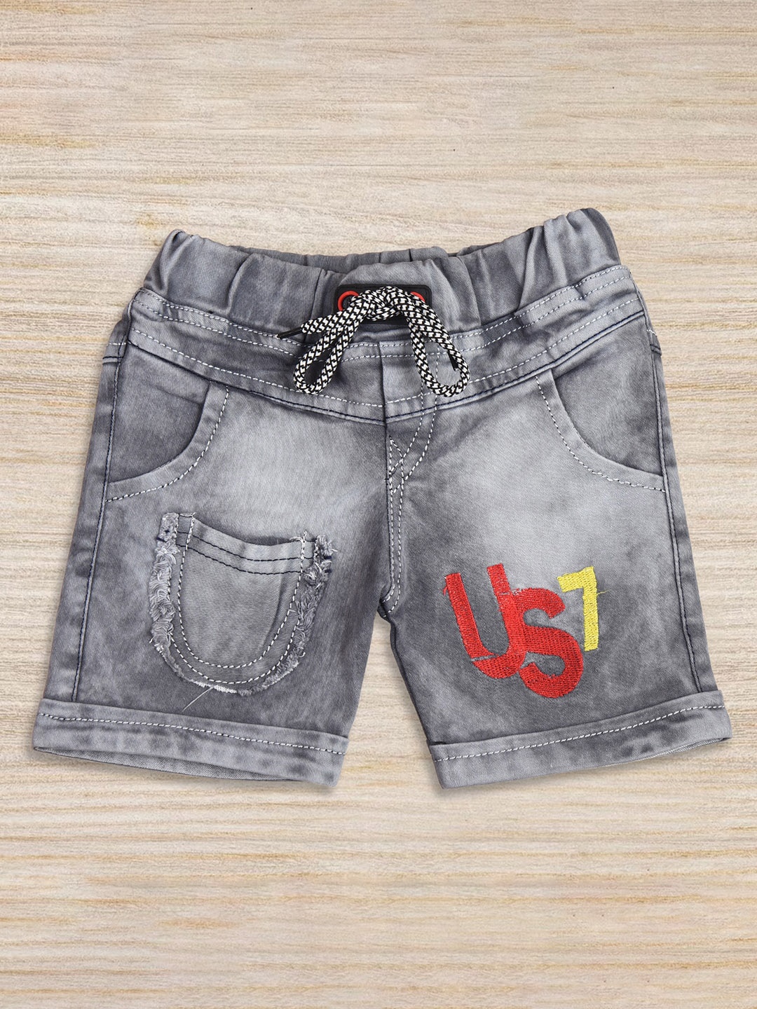 

BAESD Boys Embroidered Washed Mid-Rise Pure Cotton Frayed Denim Shorts, Grey