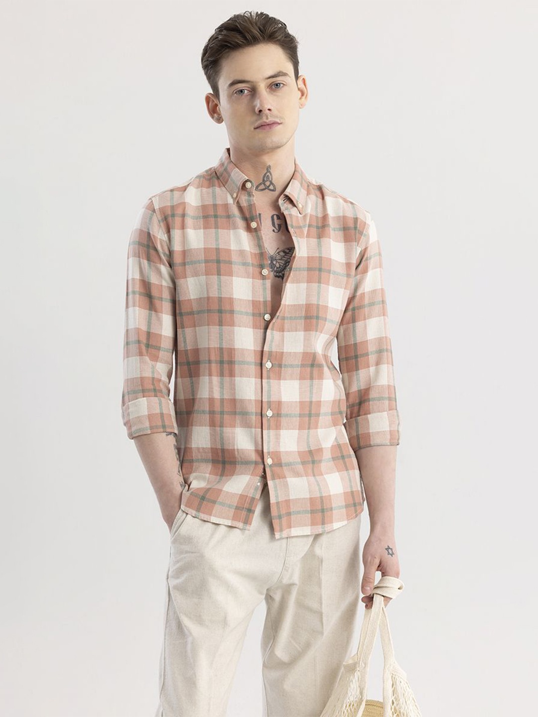 

Snitch Coral & White Tartan Checks Checked Classic Slim Fit Cotton Casual Shirt