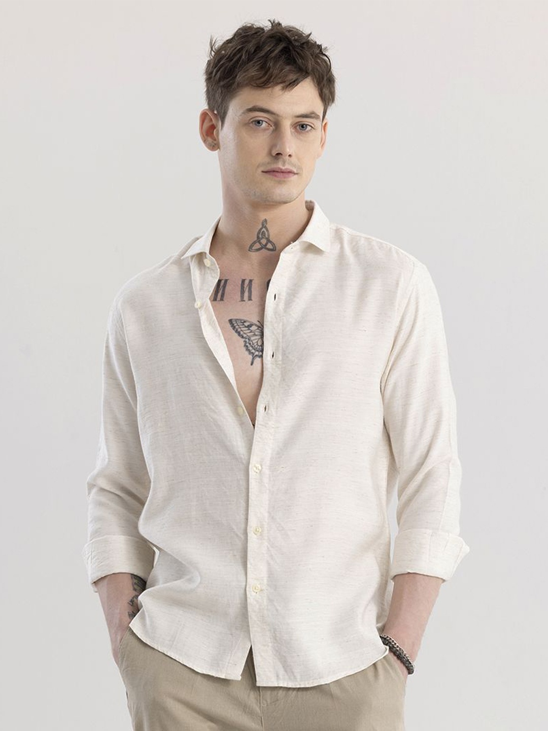 

Snitch Classic Slim Fit Off White Spread Collar Casual Shirt