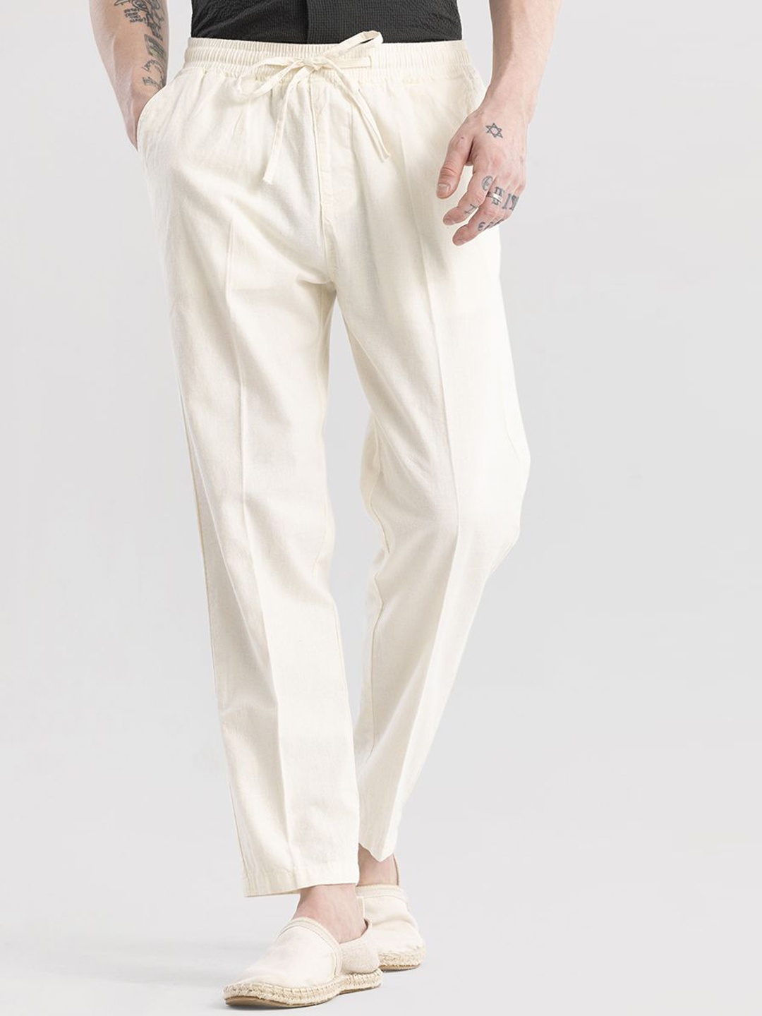 

Snitch Cream Classic Loose Fit Mid-Rise Cotton Trousers
