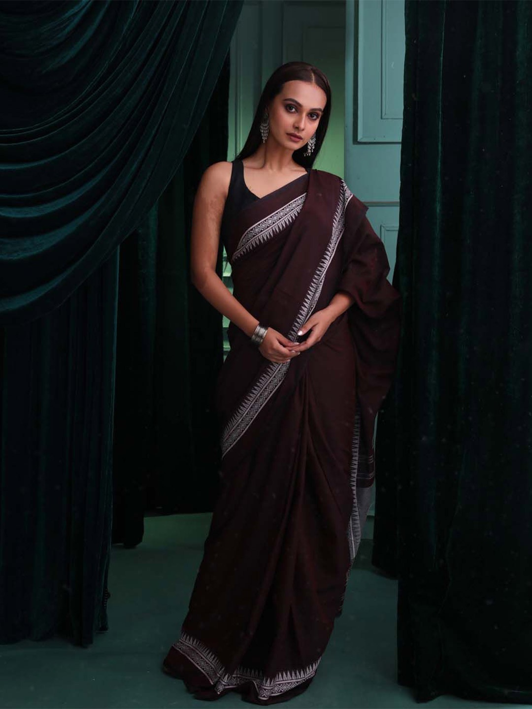 

Indethnic Pure Cotton Taant Saree, Brown