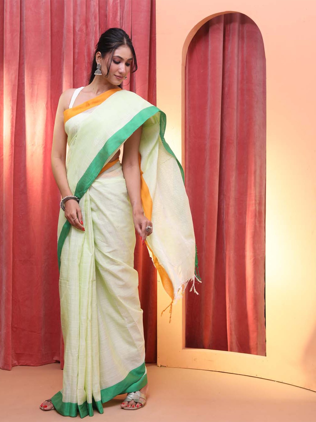 

Indethnic Striped Pure Cotton Jamdani Saree, Green