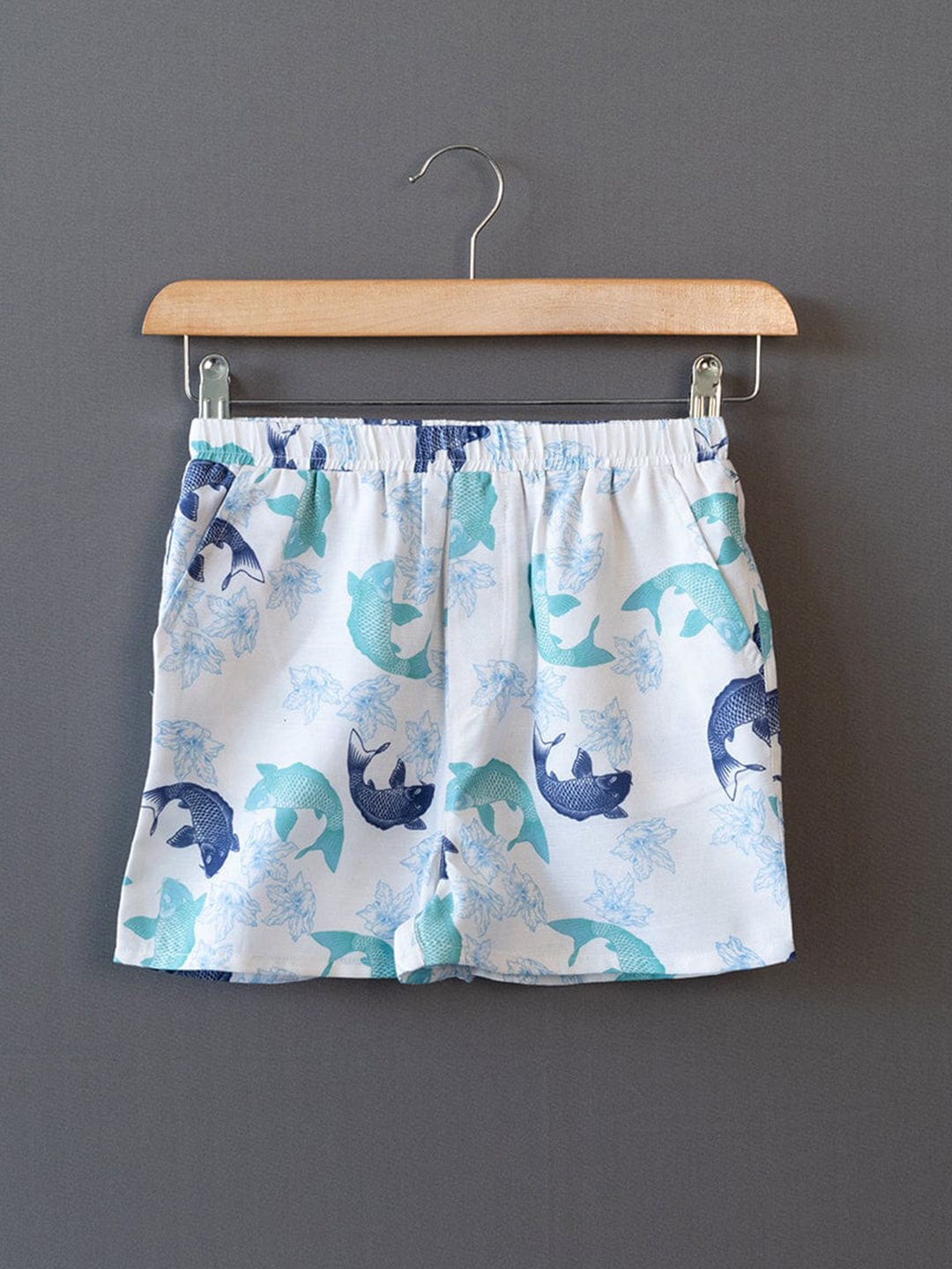 

The Lion and The Fish Boys Graphic Printed Relaxed Fit Mid-Rise Regular Casual Shorts, White