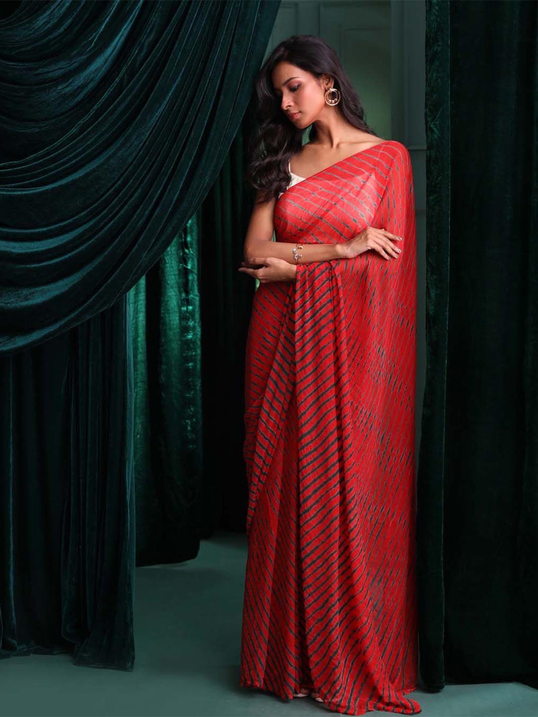 

Saranee Leheriya Printed Leheriya Saree, Red