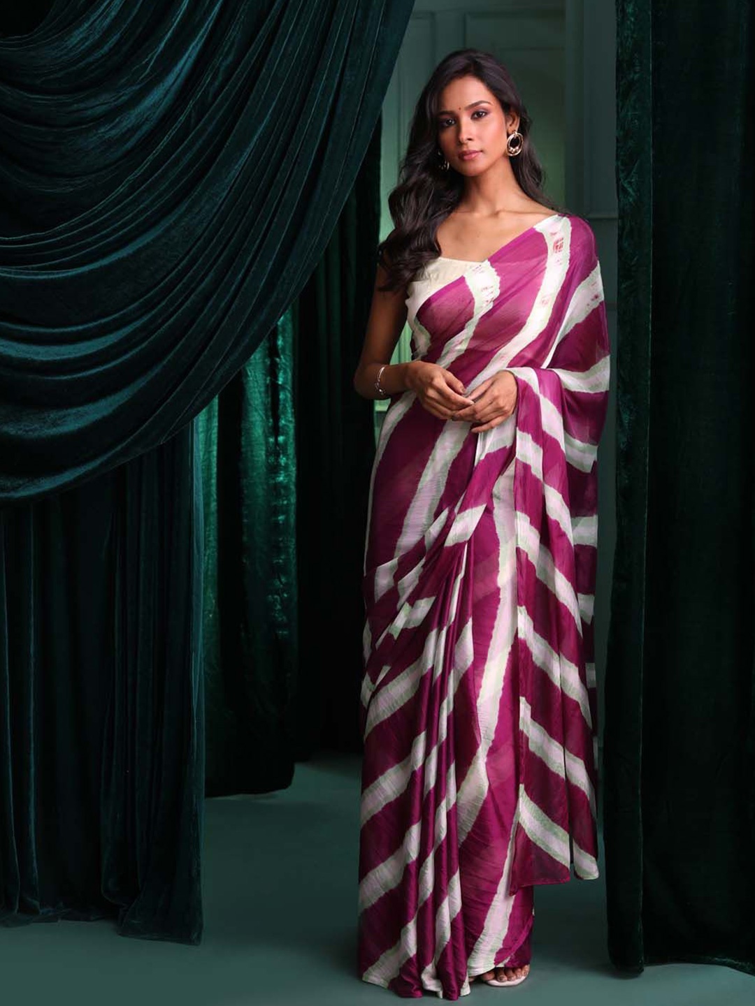 

Saranee Printed Leheriya Saree, Magenta