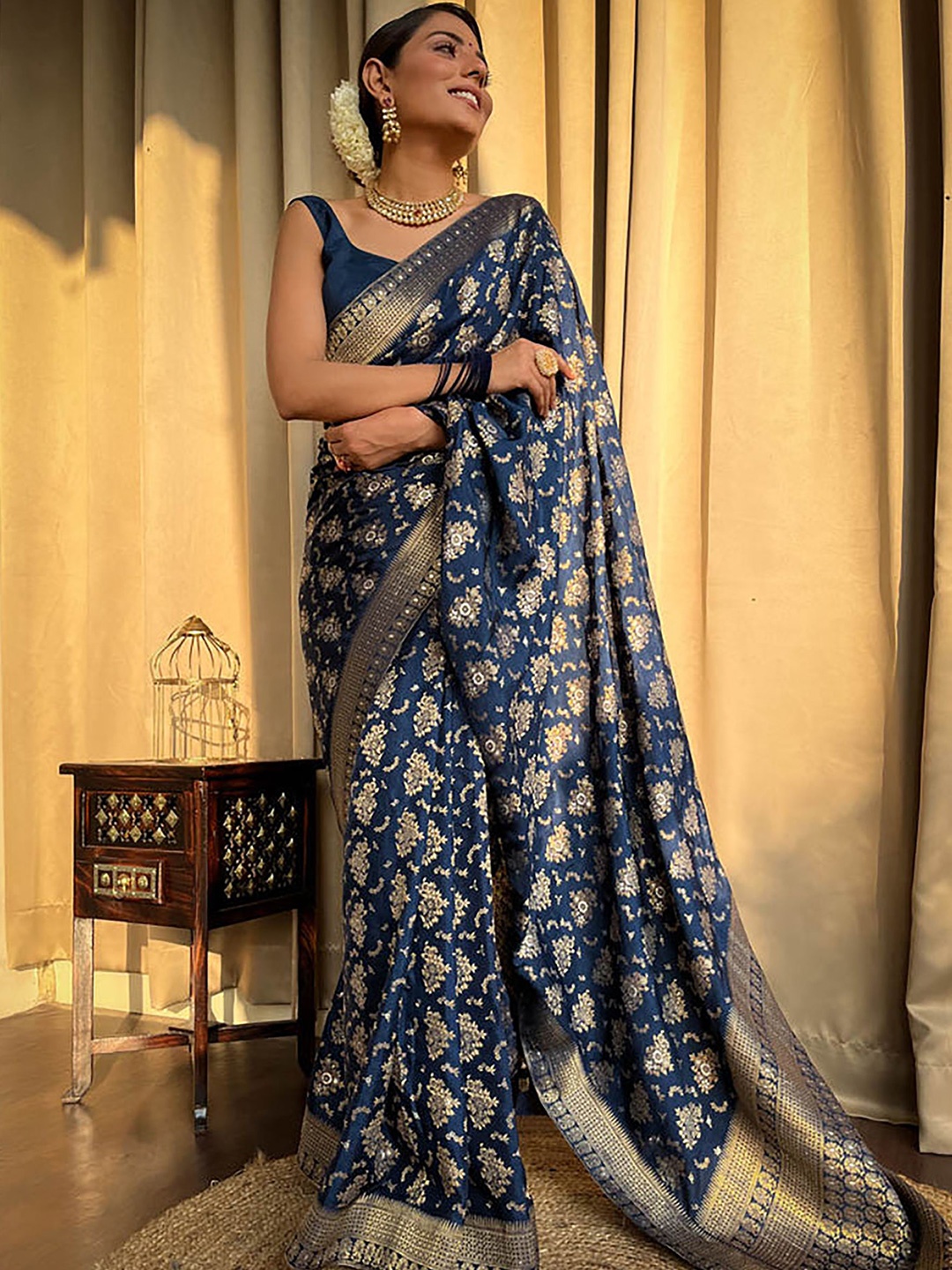 

KALINI Woven Design Zari Banarasi Saree, Navy blue