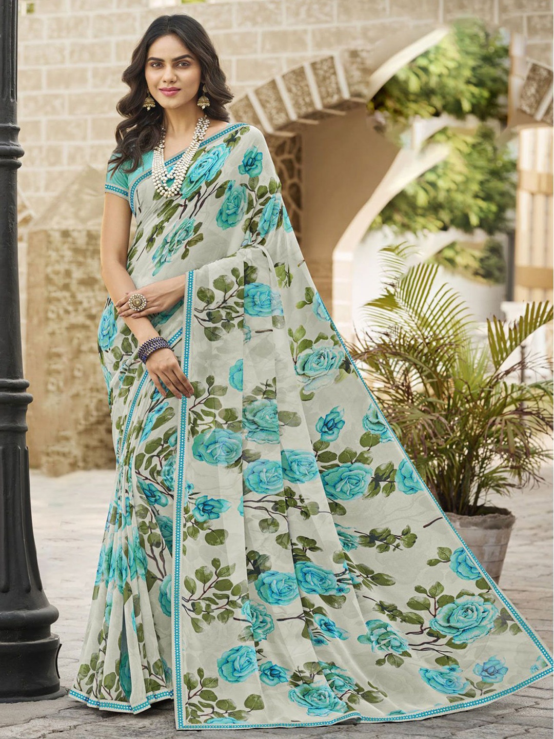 

Laxmipati Floral Printed Saree, Off white