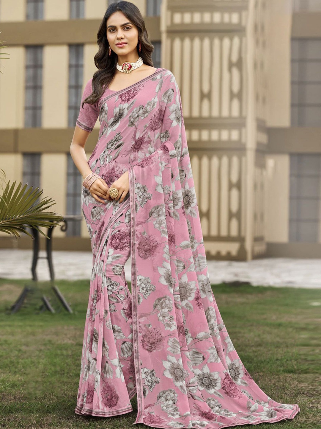 

Laxmipati Woven Design Floral Saree With Blouse Piece, Pink