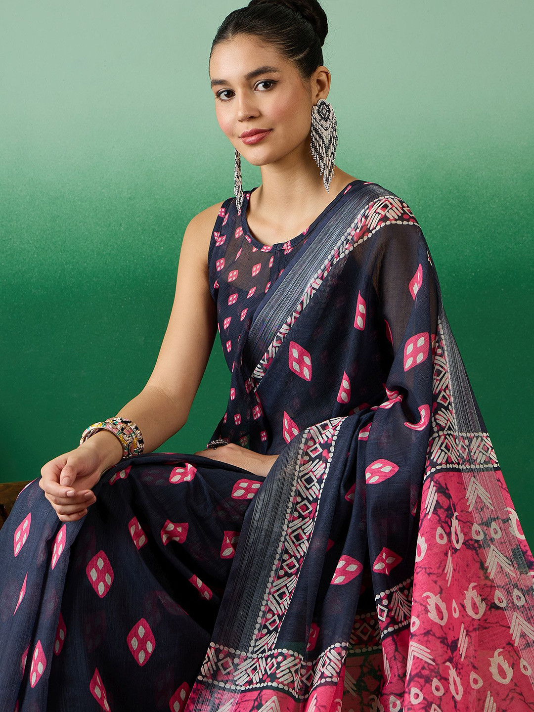

Sangria Printed Fancy Pure Linen Sarees, Navy blue