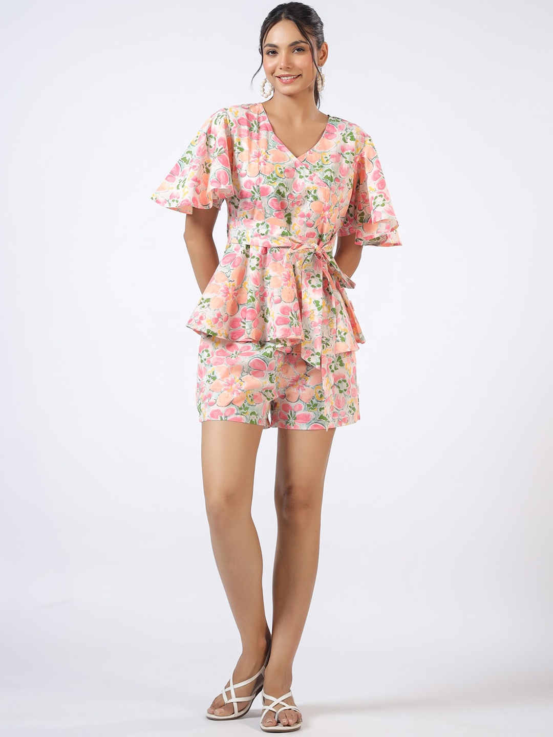 

JISORA Peach Floral Printed V-Neck Flared Sleeves Pure Cotton Top With Shorts