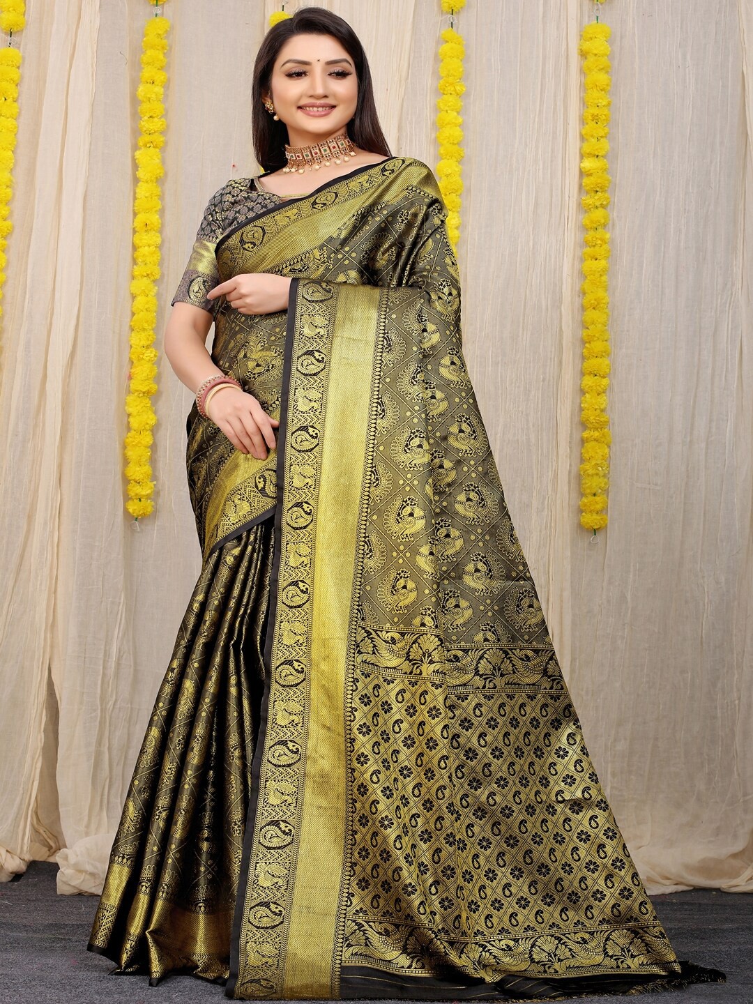 

SGF11 Ethnic Motifs Zari Kanjeevaram Saree, Black