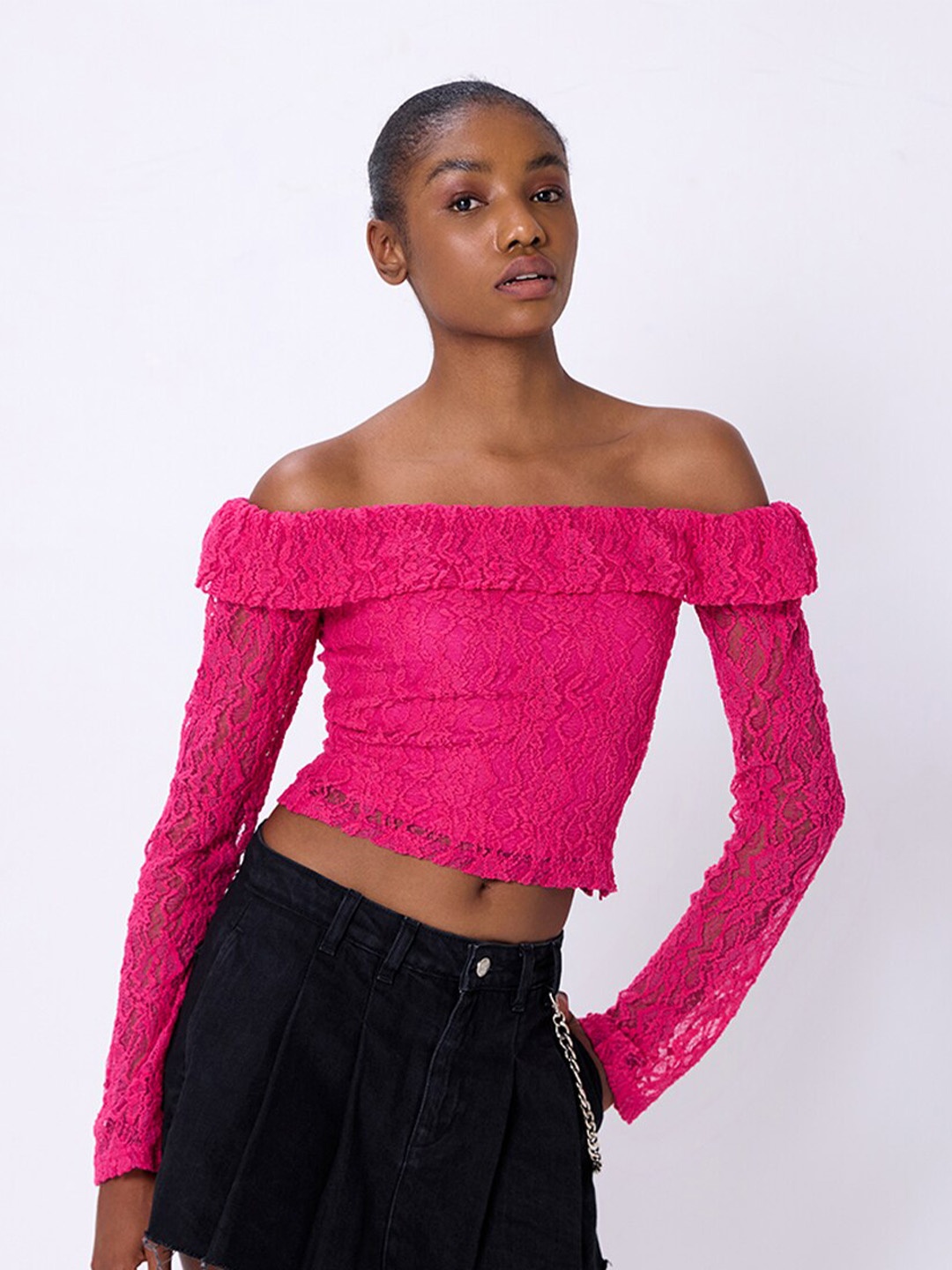 

COVER STORY Off-Shoulder Lace Bardot Crop Top, Pink