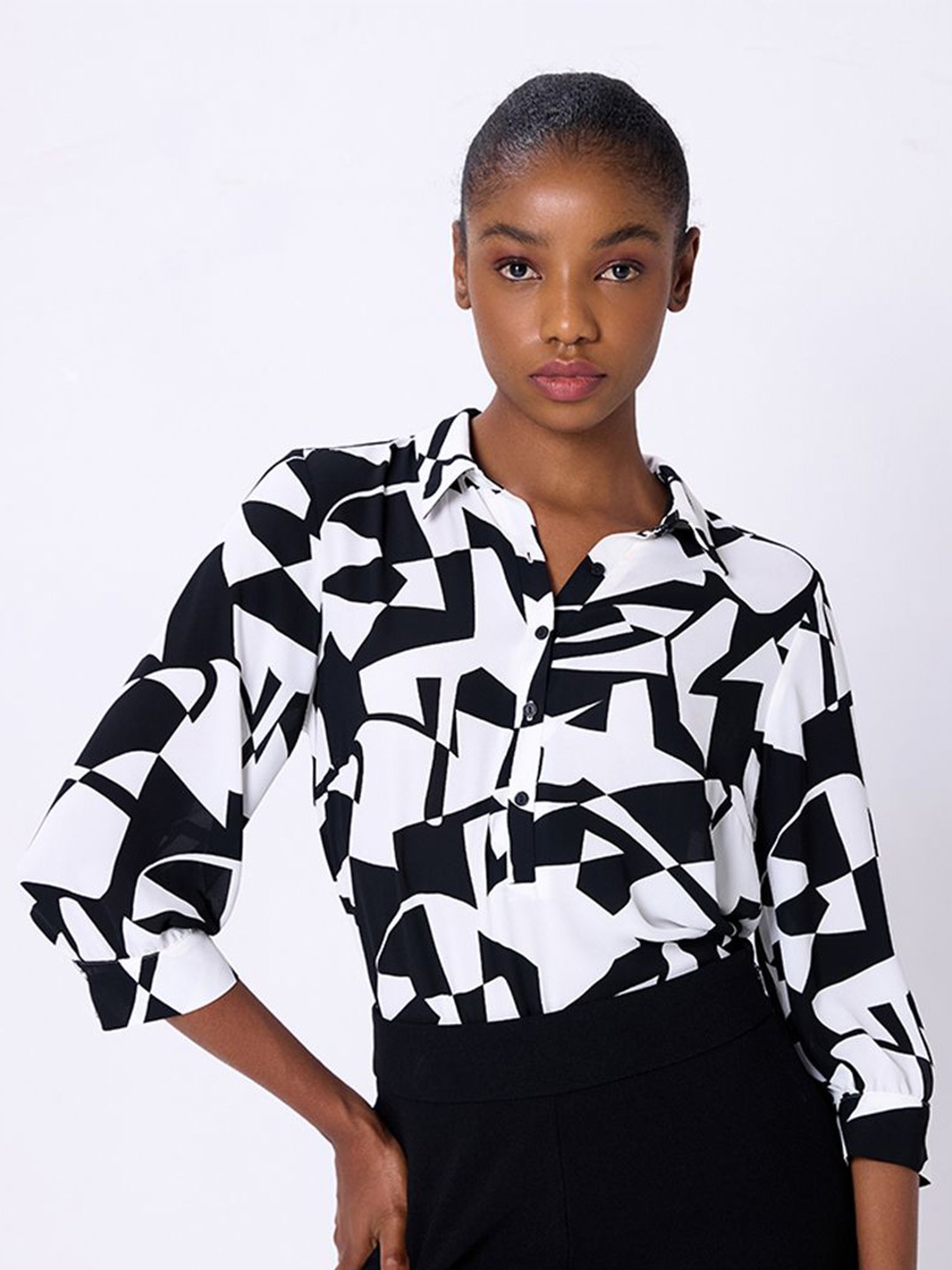 

COVER STORY Comfort Abstract Printed Casual Shirt, Multi