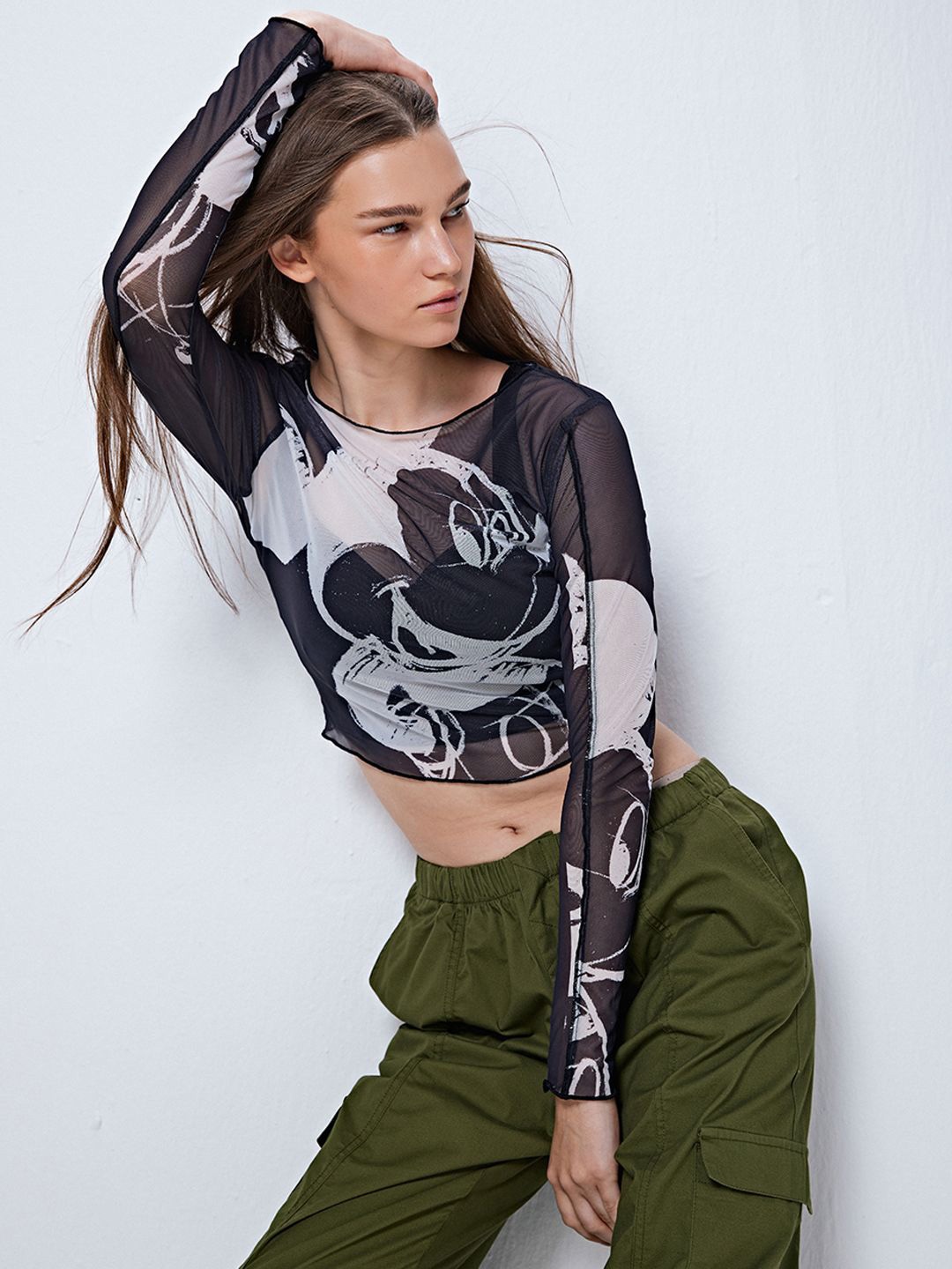 

COVER STORY Round Neck Printed Crop Top, Black