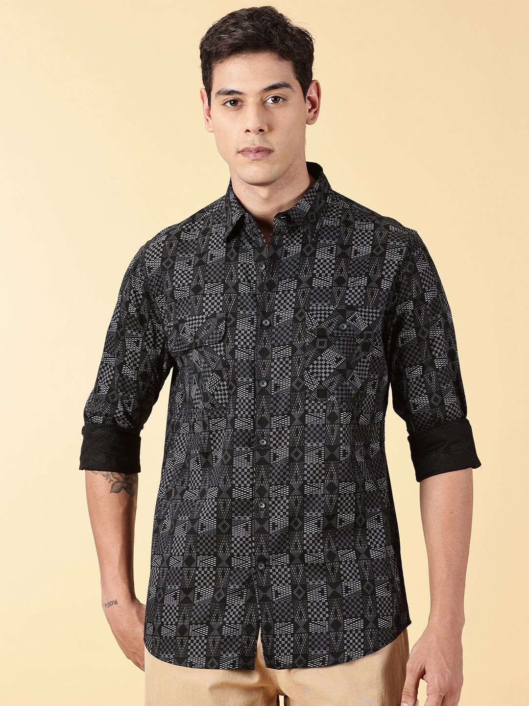 

VALEN CLUB India Slim Abstract Printed Slim Fit Pure Cotton Casual Shirt, Black