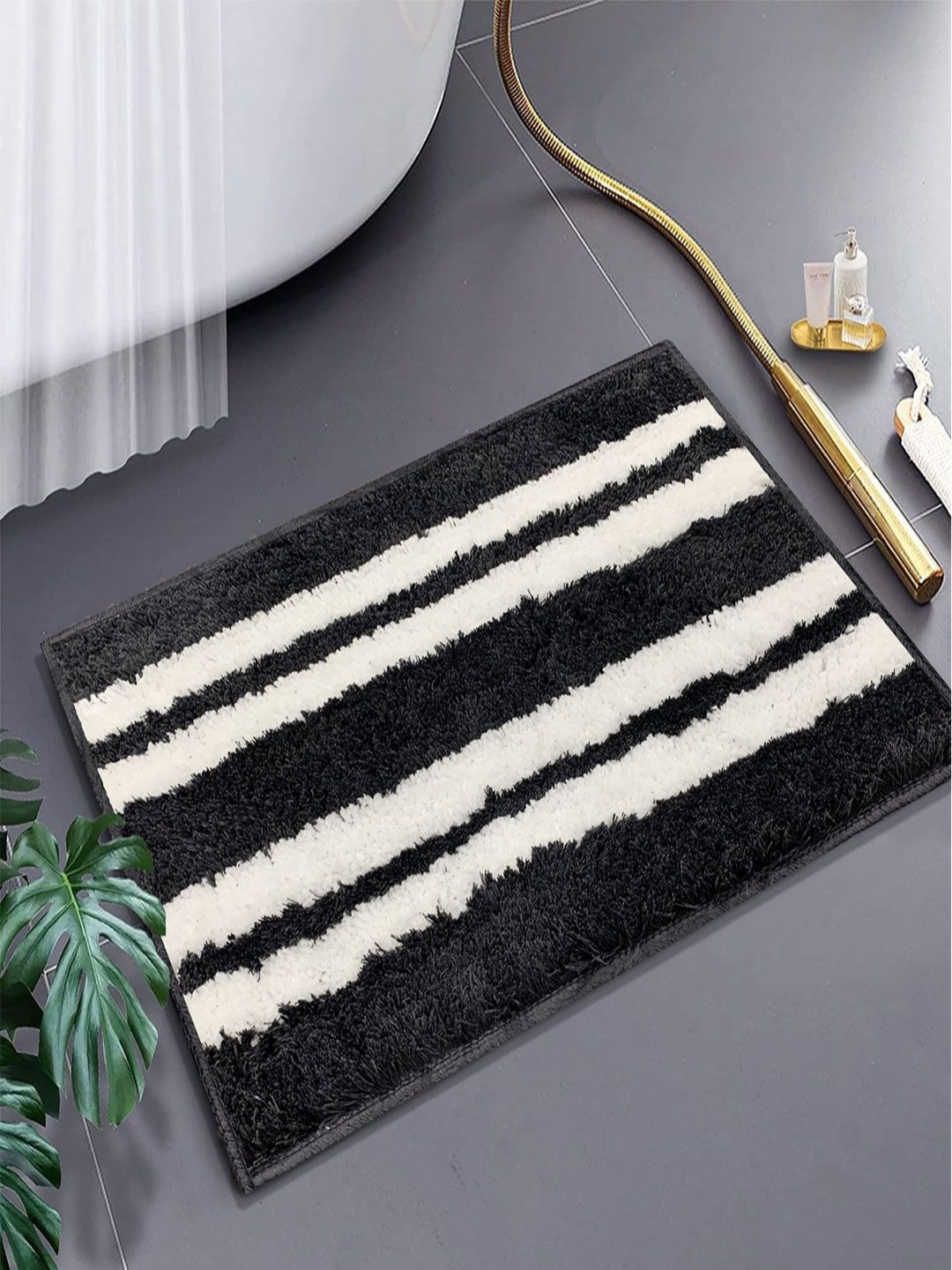 

LUXEHOME INTERNATIONAL Black & White Striped Microfiber Anti-Slip Bath Rugs