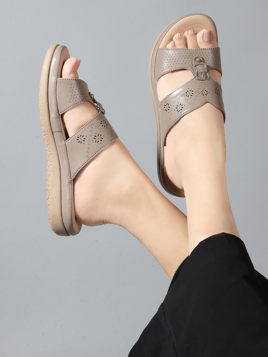 

The Roadster Lifestyle Co. Textured Open Toe Flats, Grey