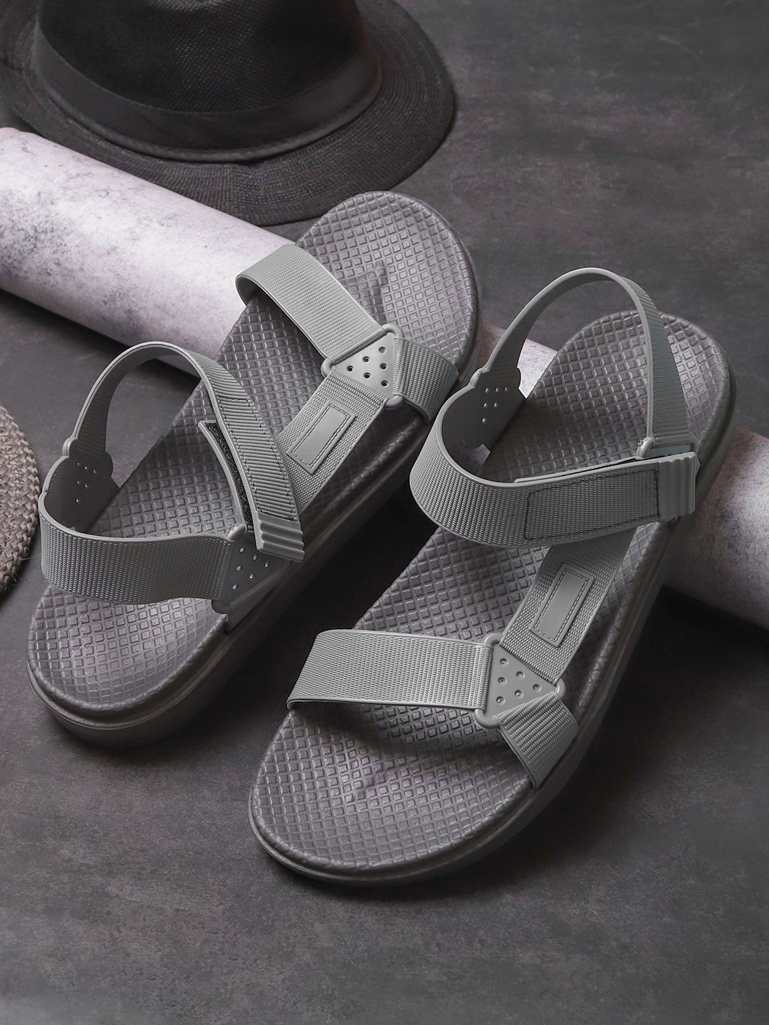 

The Roadster Lifestyle Co. Men Grey Croslite Comfort Sandals
