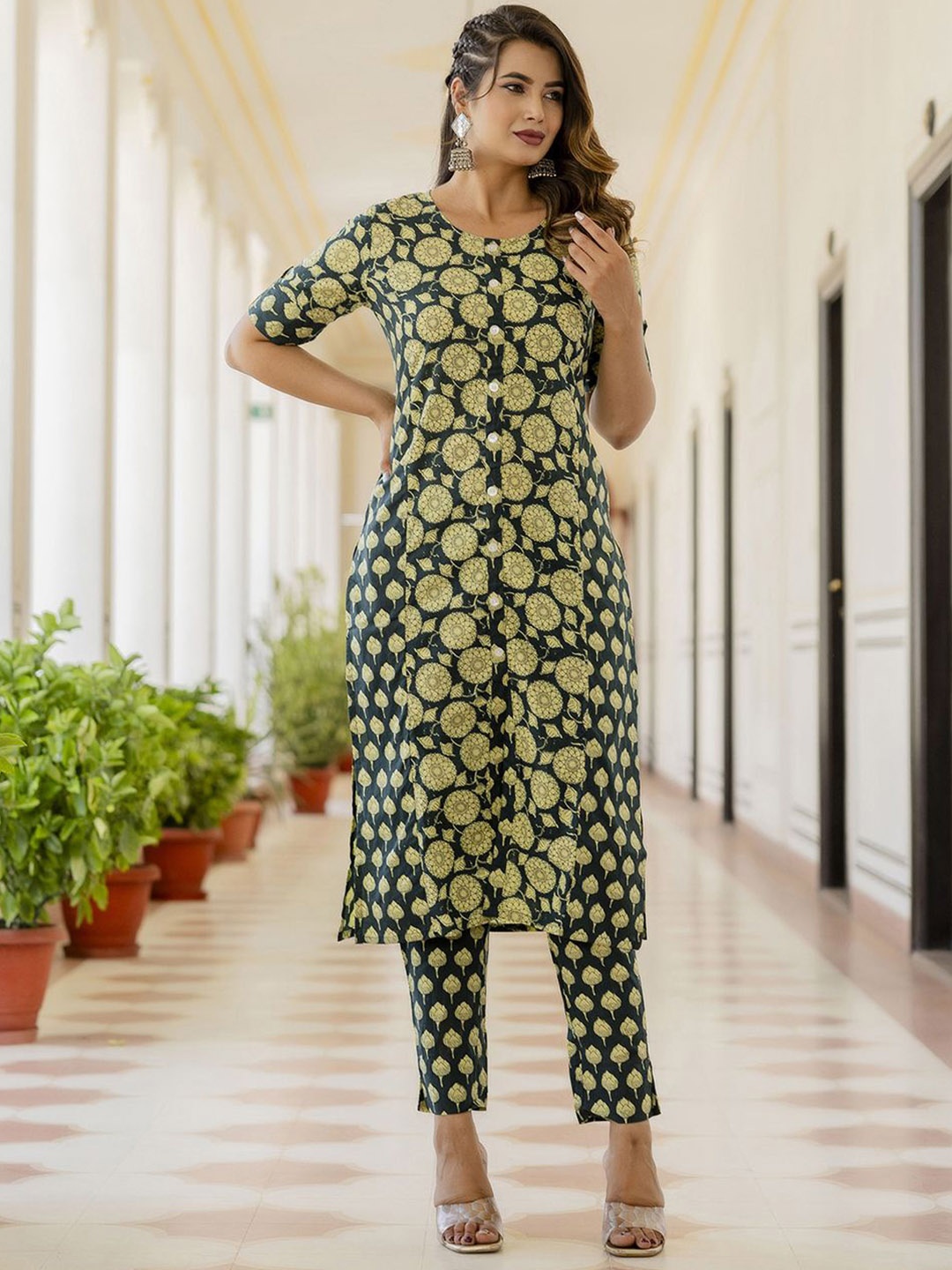 

antaran Ethnic Motifs Printed Pure Cotton Straight Kurta With Trousers, Green