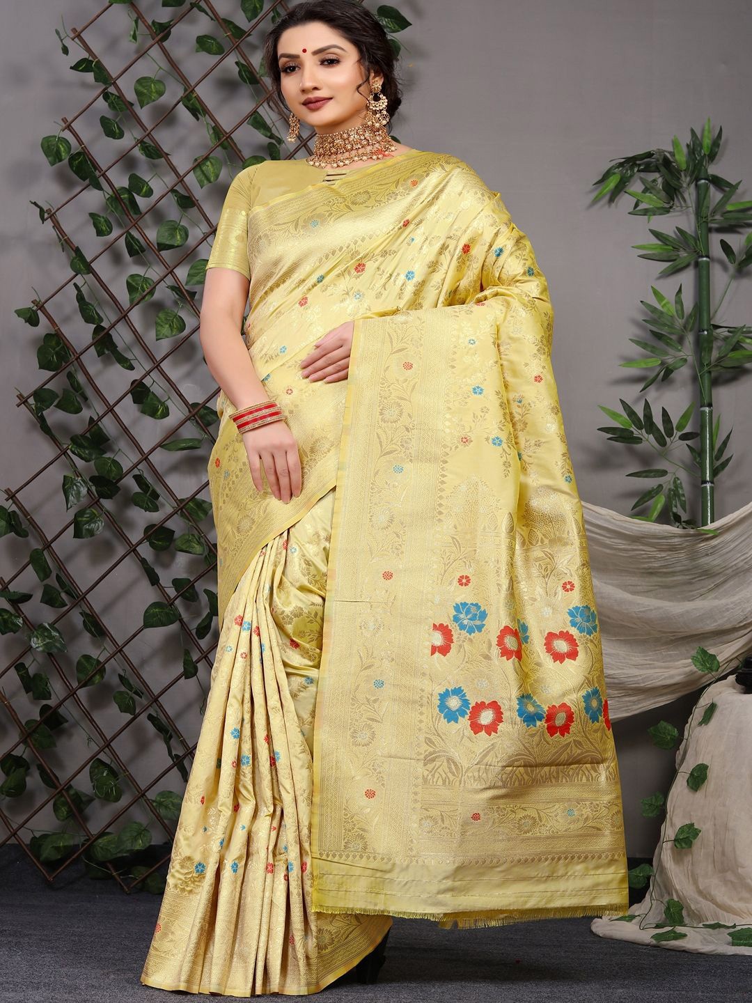 

SGF11 Ethnic Motifs Zari Art Silk Kanjeevaram Saree, Cream