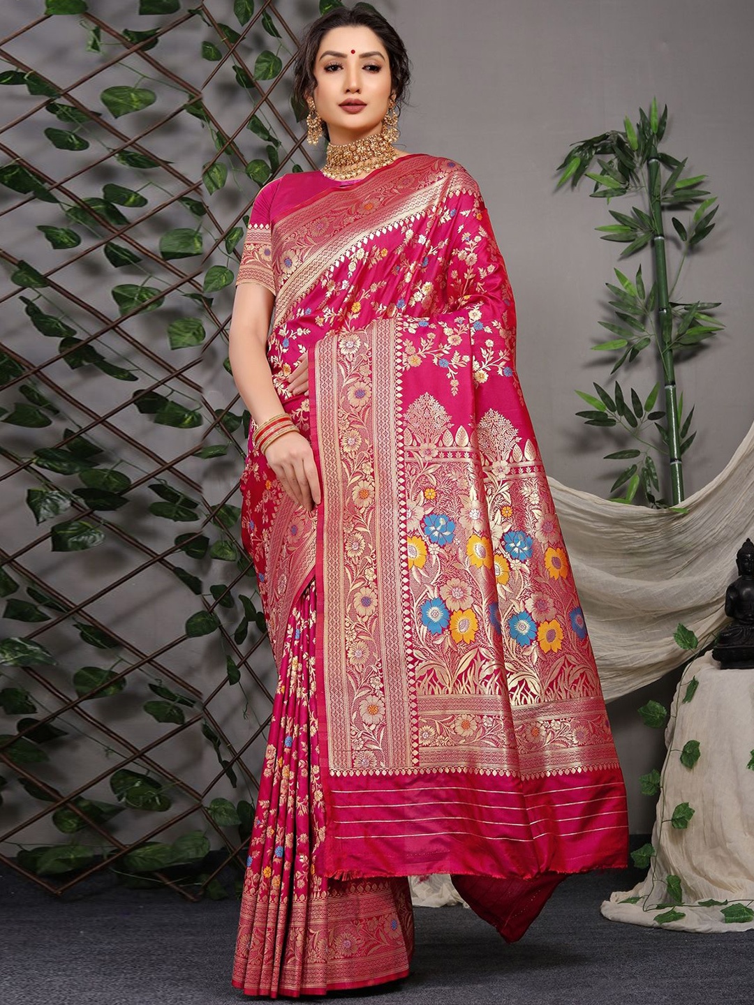 

SGF11 Woven Design Zari Kanjeevaram Saree, Magenta