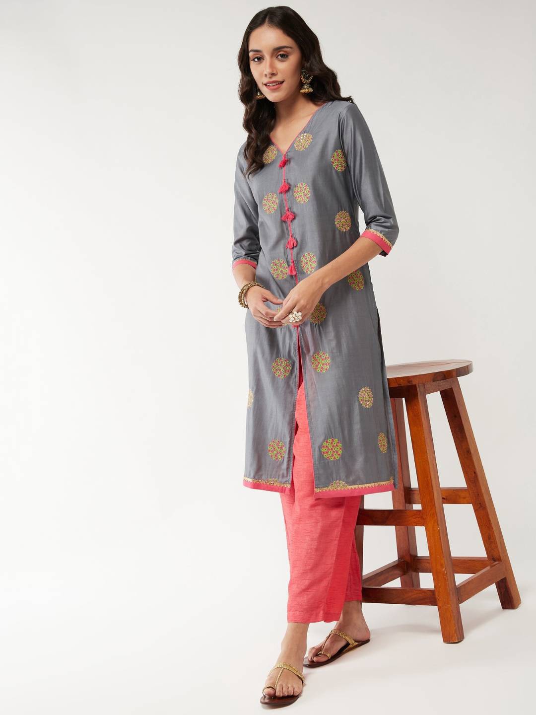 

Pannkh V Neck Ethnic Motifs Embroidered Straight Kurta, Grey