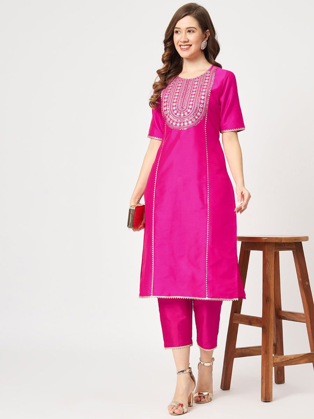 

Pannkh Yoke Design Round Neck Straight Kurta, Pink