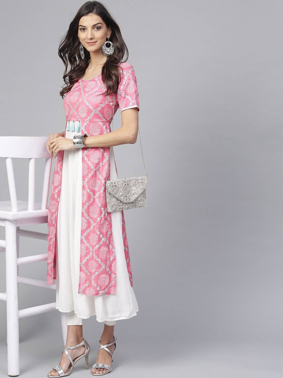 

Pannkh Floral Printed Round Neck Pathani Kurta, Pink