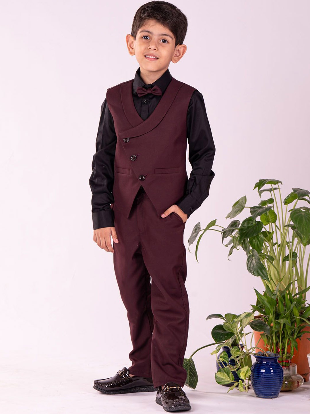 

VASTRAMAY Boys Slim-Fit Notched Lapel Collar 4-Piece Party Suits, Maroon